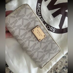 Michael Kors wallet